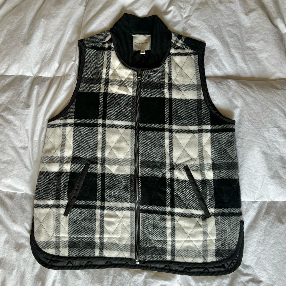 THREAD & SUPPLY Women’s Black and White Plaid Vest Size M